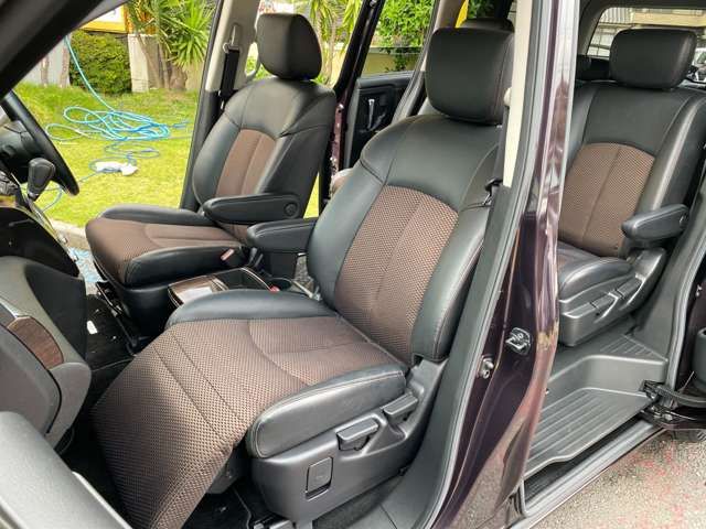 Nissan ELGRAND 2011-06 2942-5