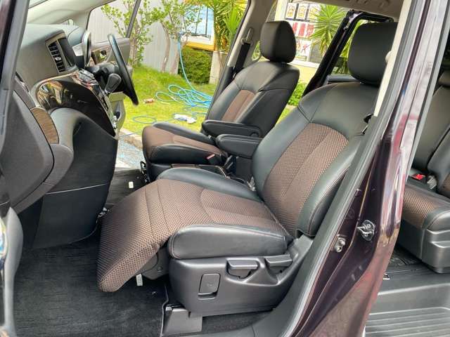 Nissan ELGRAND 2011-06 2942-4