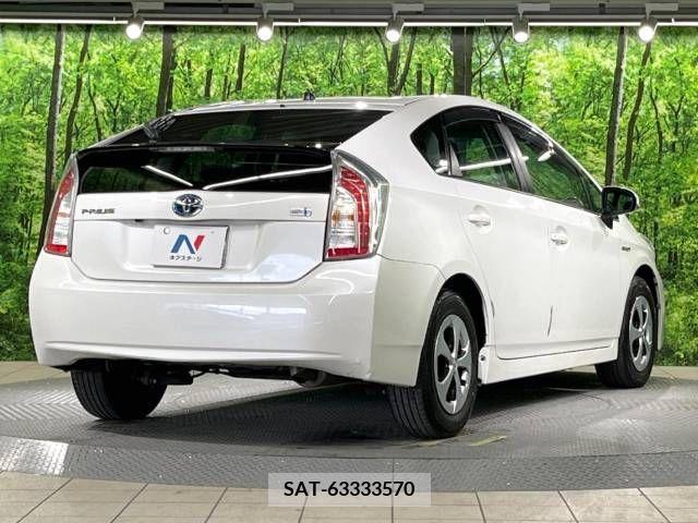 Toyota PRIUS 2015-10 375712-17