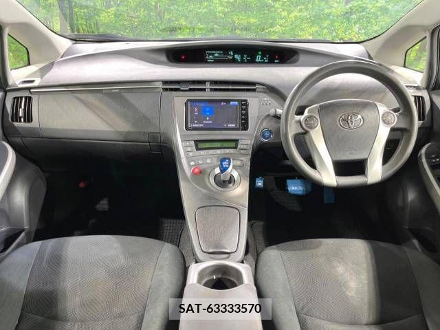 Toyota PRIUS 2015-10 375712-1
