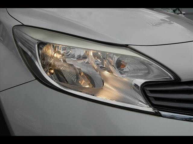 Nissan NOTE 2013-01 22382-18