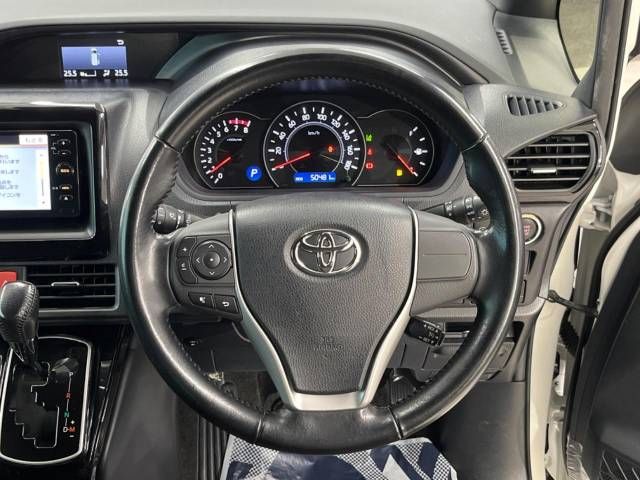 Toyota VOXY 2017-07 187984-11