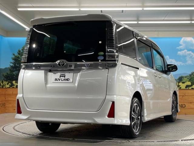 Toyota VOXY 2017-07 187984-17