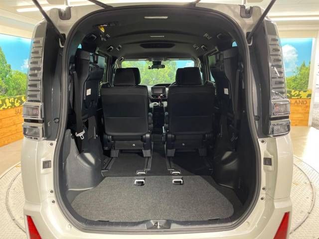 Toyota VOXY 2017-07 187984-10