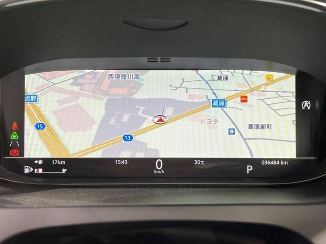 Jaguar E-PACE 2018-06 17305-4