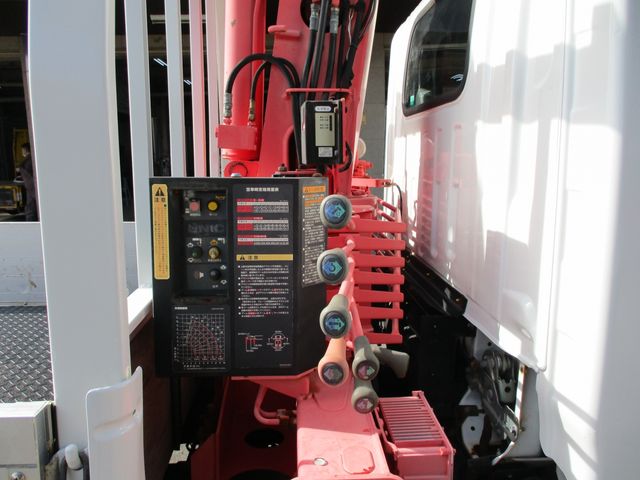 Isuzu ELF TRUCK 2010-08 1186-9