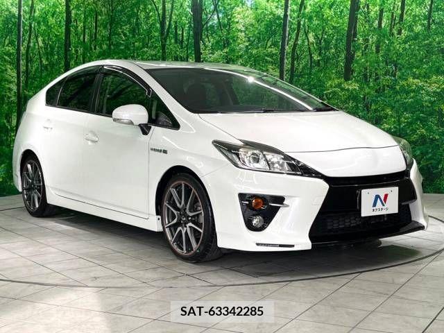 Toyota PRIUS 2015-01 379141-16