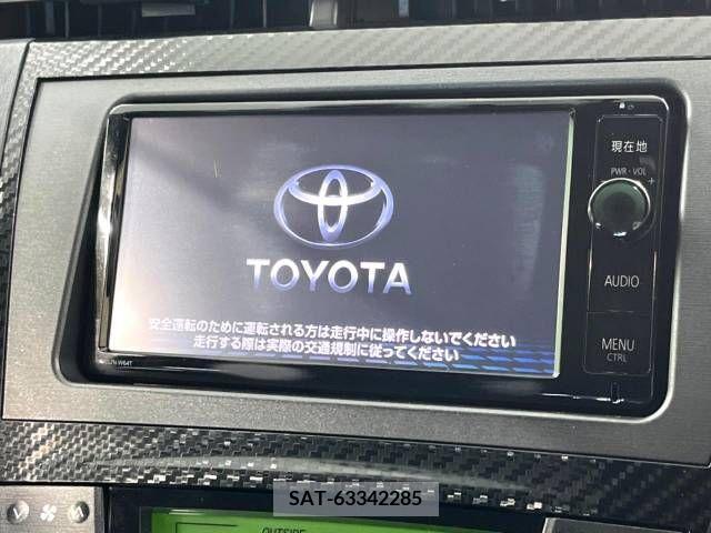 Toyota PRIUS 2015-01 379141-2