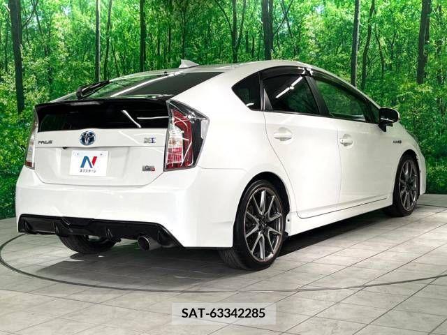 Toyota PRIUS 2015-01 379141-17
