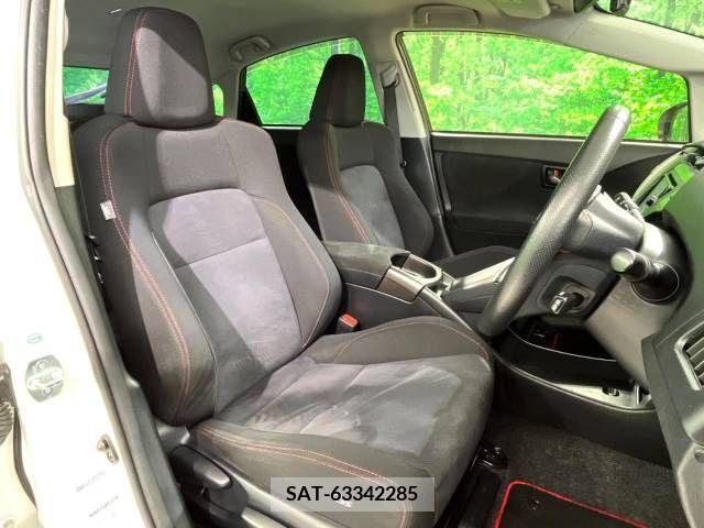 Toyota PRIUS 2015-01 379141-8