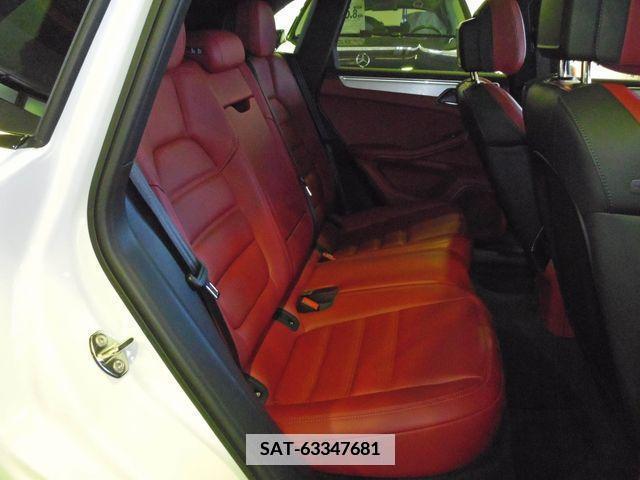 Porsche MACAN 2023-03 342597-23