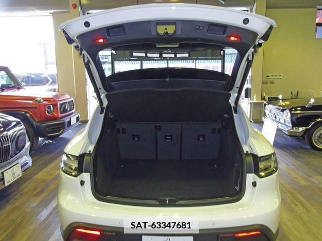 Porsche MACAN 2023-03 342597-26