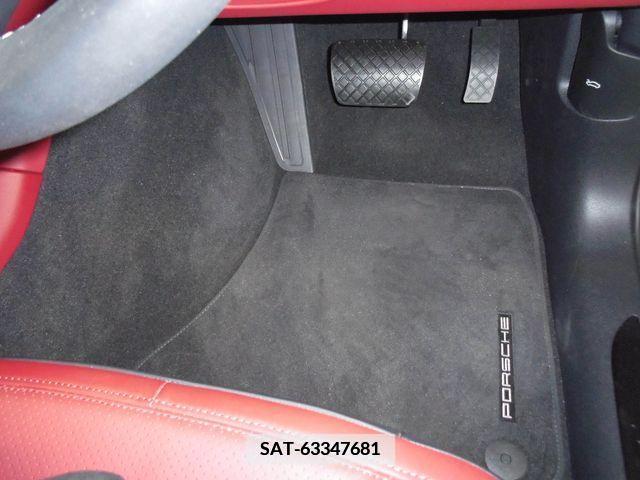 Porsche MACAN 2023-03 342597-19