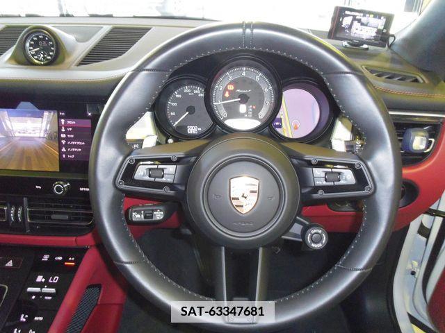 Porsche MACAN 2023-03 342597-17