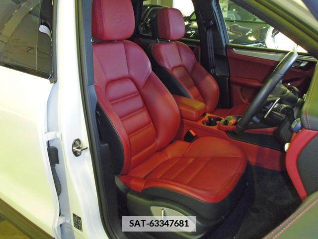 Porsche MACAN 2023-03 342597-21