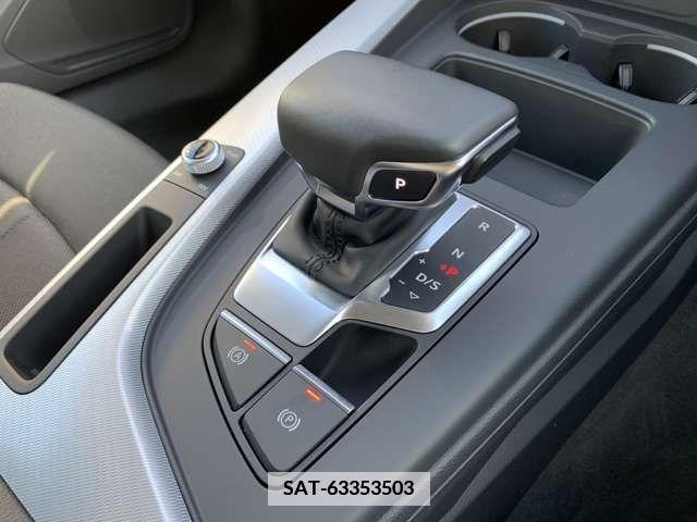 Audi A4 2022-02 342982-12