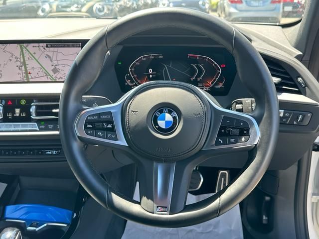 Bmw 1 SERIES 2022-09 185648-16