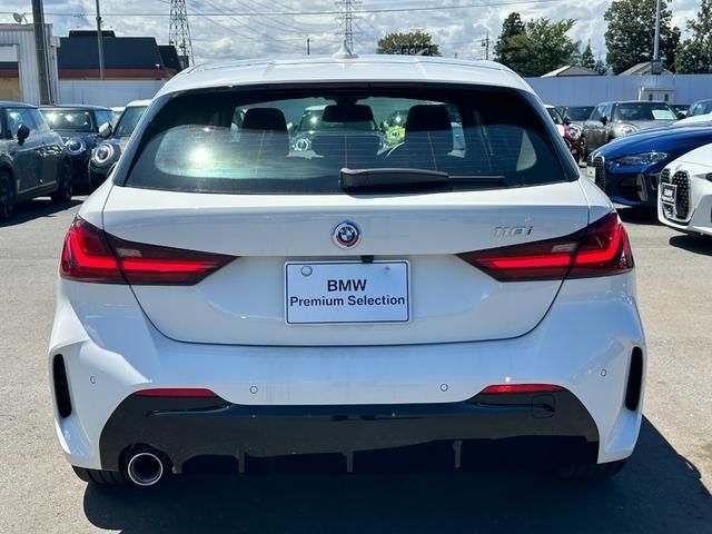 Bmw 1 SERIES 2022-09 185648-9