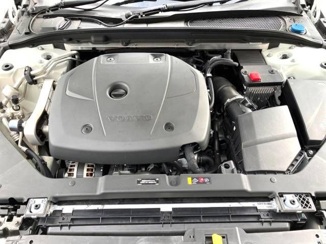 Volvo CROSS COUNTRY 2019-04 185875-19