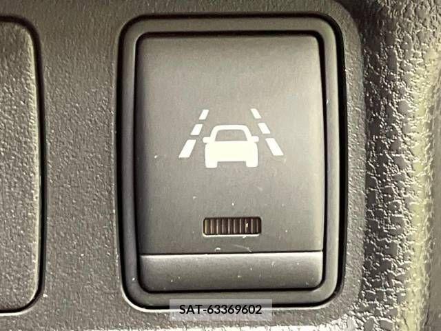 Nissan NOTE 2015-06 302369-5