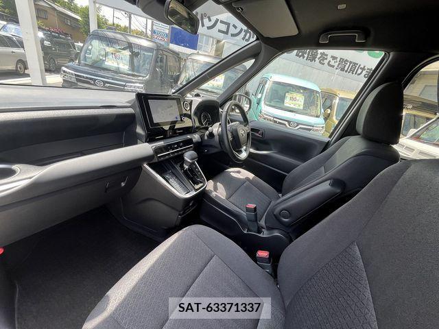 Toyota NOAH 2022-01 351339-23
