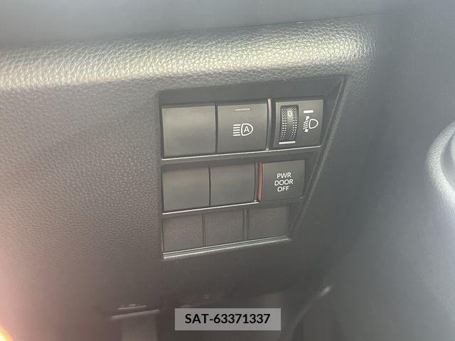 Toyota NOAH 2022-01 351339-5