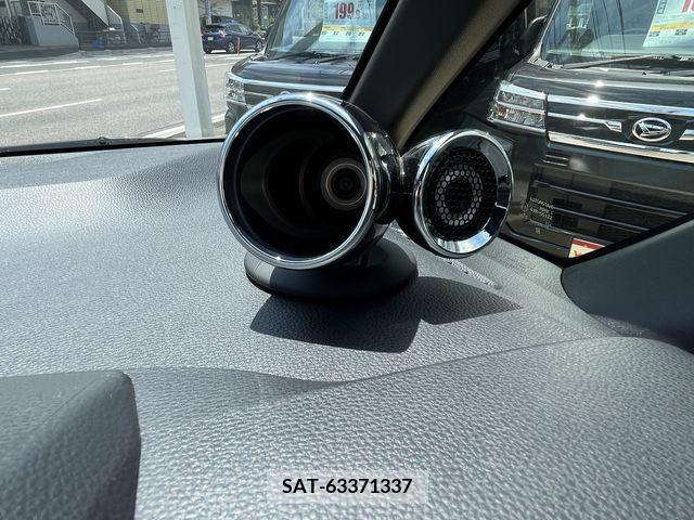 Toyota NOAH 2022-01 351339-11