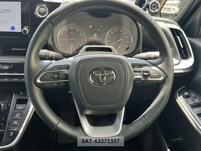 Toyota NOAH 2022-01 351339-28