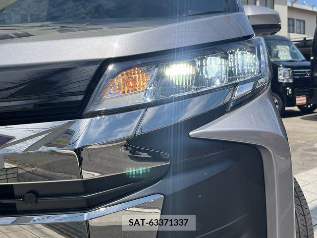 Toyota NOAH 2022-01 351339-2