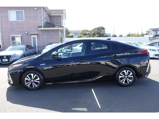 Toyota PRIUS PHV 2018-09 20305-3
