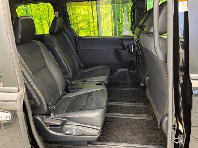 Toyota VOXY 2020-10 17715-9