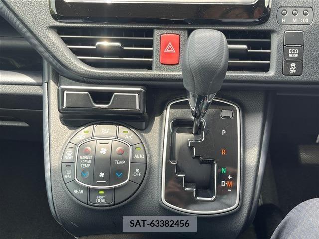 Toyota NOAH 2016-02 281393-22