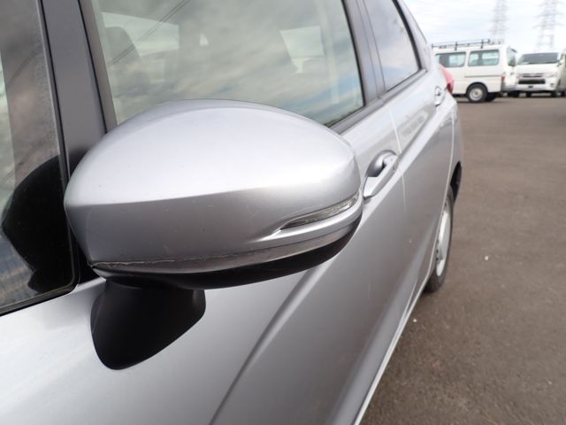 Honda FIT 2018-04 189682-3