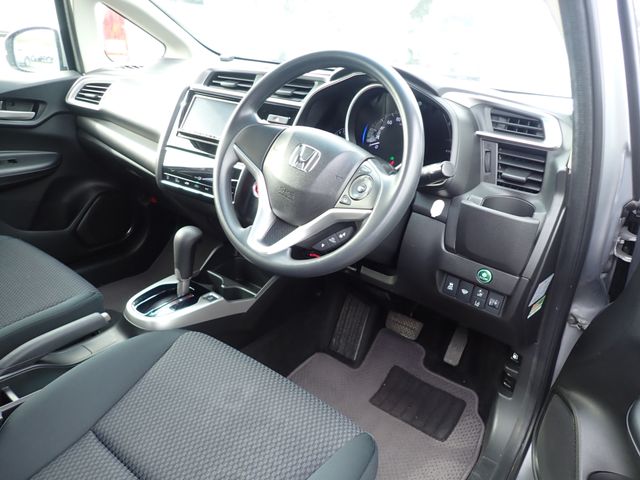 Honda FIT 2018-04 189682-8