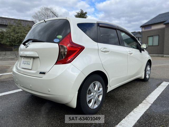 Nissan NOTE 2014-08 219823-5