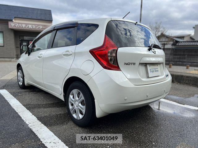 Nissan NOTE 2014-08 219823-4