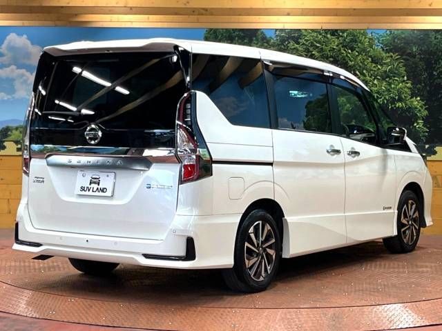 Nissan SERENA 2022-03 196048-17