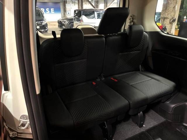 Nissan SERENA 2022-03 196048-10