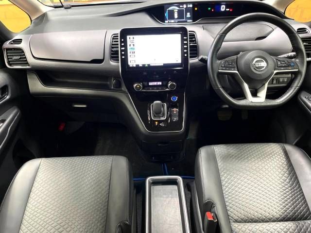 Nissan SERENA 2022-03 196048-1