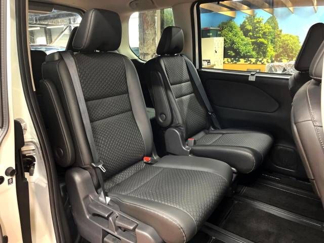 Nissan SERENA 2022-03 196048-9