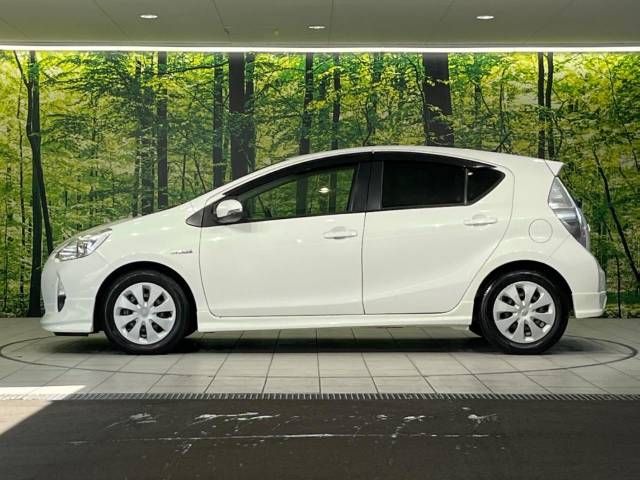 Toyota AQUA 2012-07 9583-16