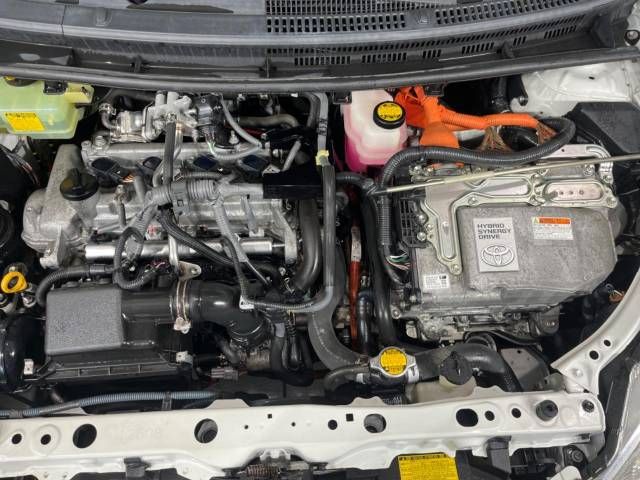 Toyota AQUA 2012-07 9583-18