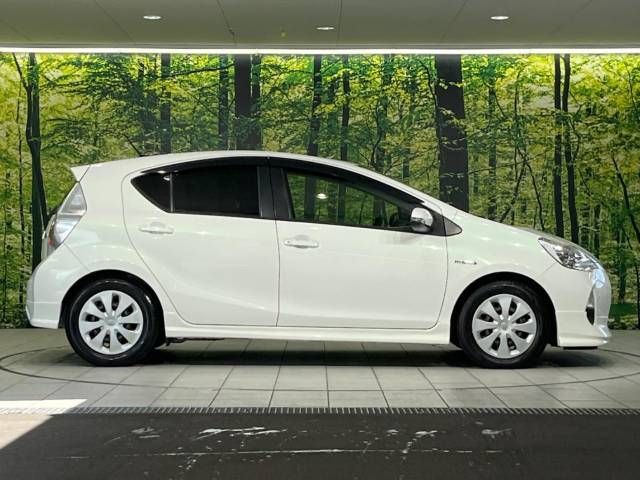 Toyota AQUA 2012-07 9583-17