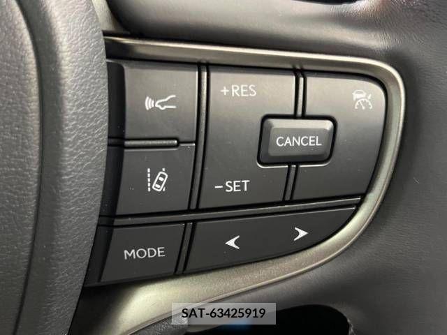 Lexus UX 2021-03 388267-7