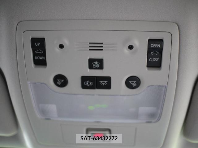 Lexus IS 2014-01 300076-26