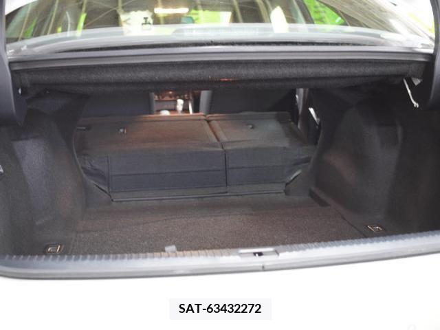 Lexus IS 2014-01 300076-23