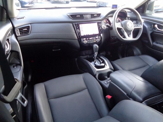 Nissan X-TRAIL 2019-01 180708-10