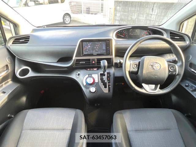 Toyota SIENTA 2021-11 352838-1