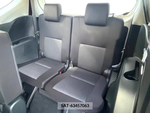 Toyota SIENTA 2021-11 352838-10