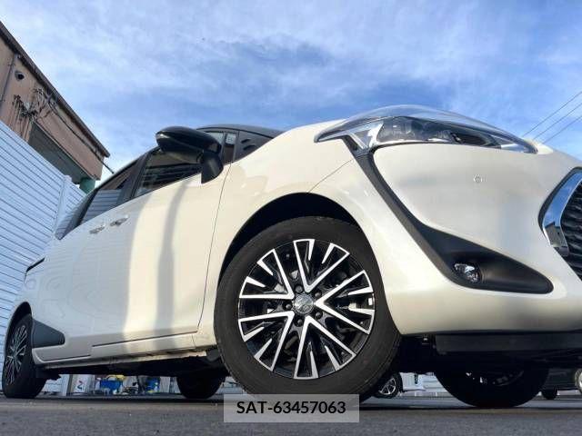 Toyota SIENTA 2021-11 352838-14
